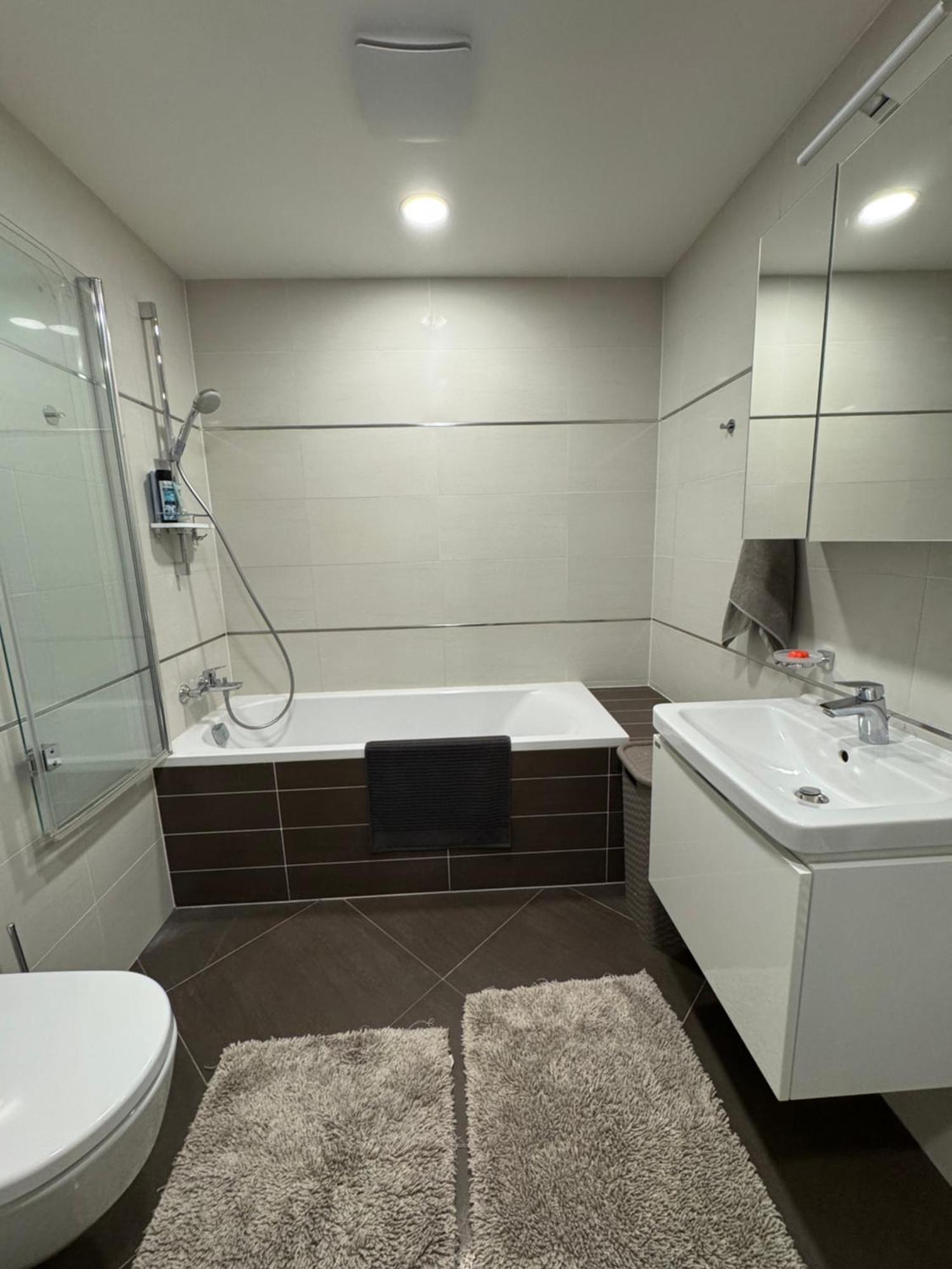 Apartmán Cozy Apt - Parking & All Amenities