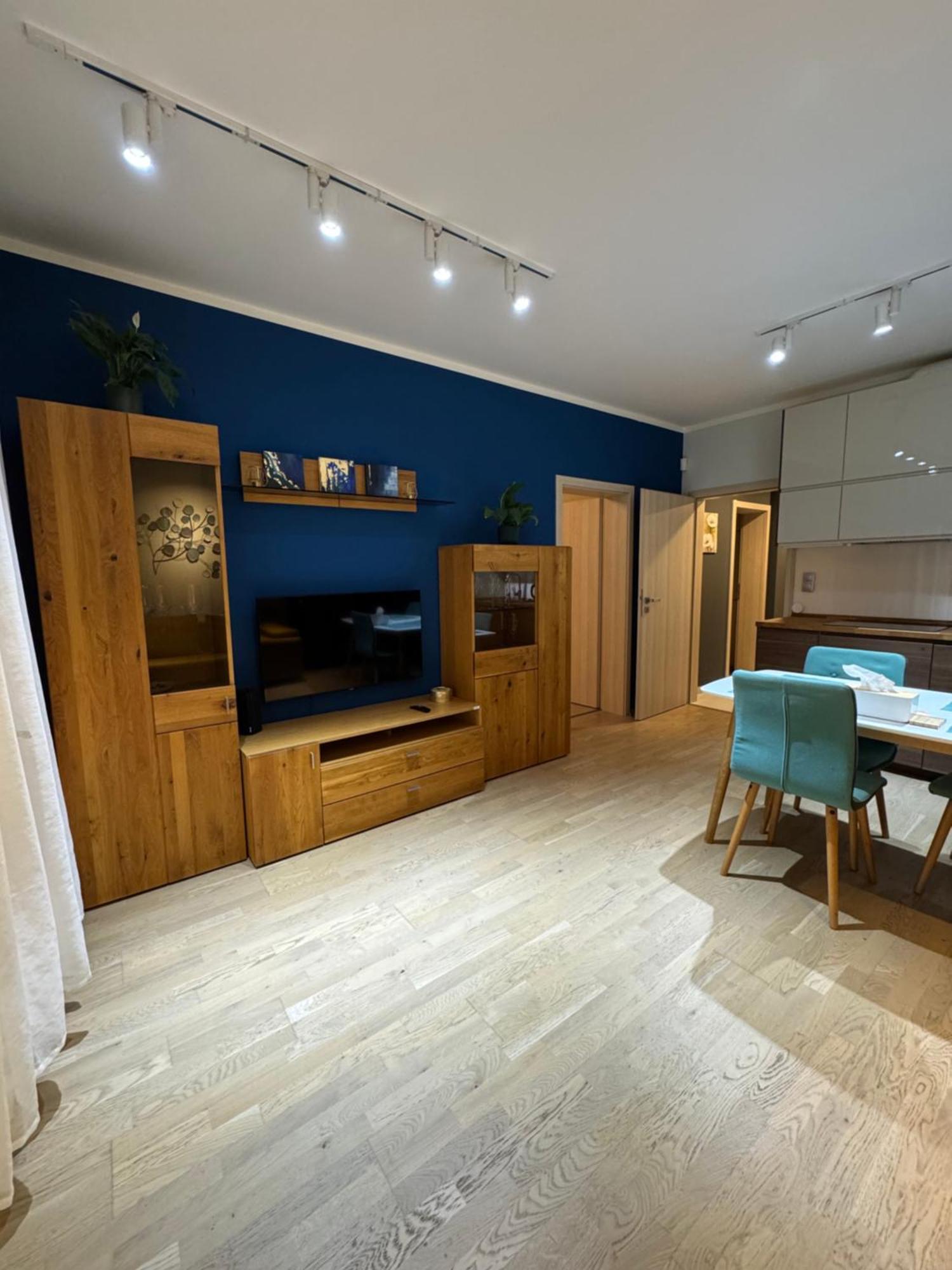 Cozy Apt - Parking & All Amenities Prag