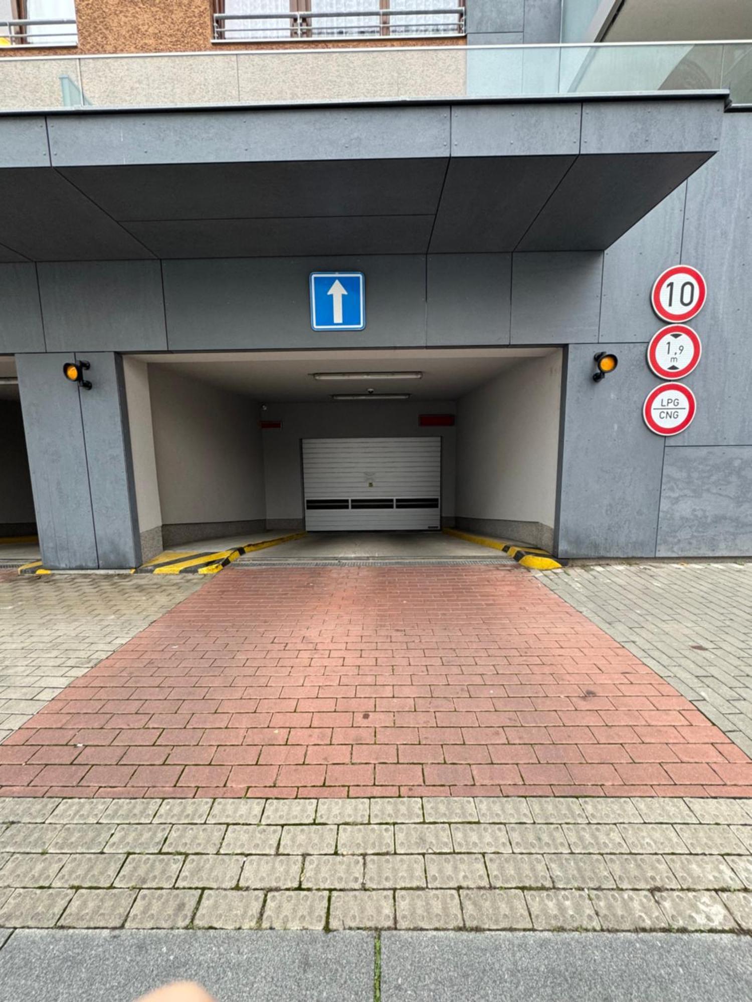 Cozy Apt - Parking & All Amenities Apartment Prag
